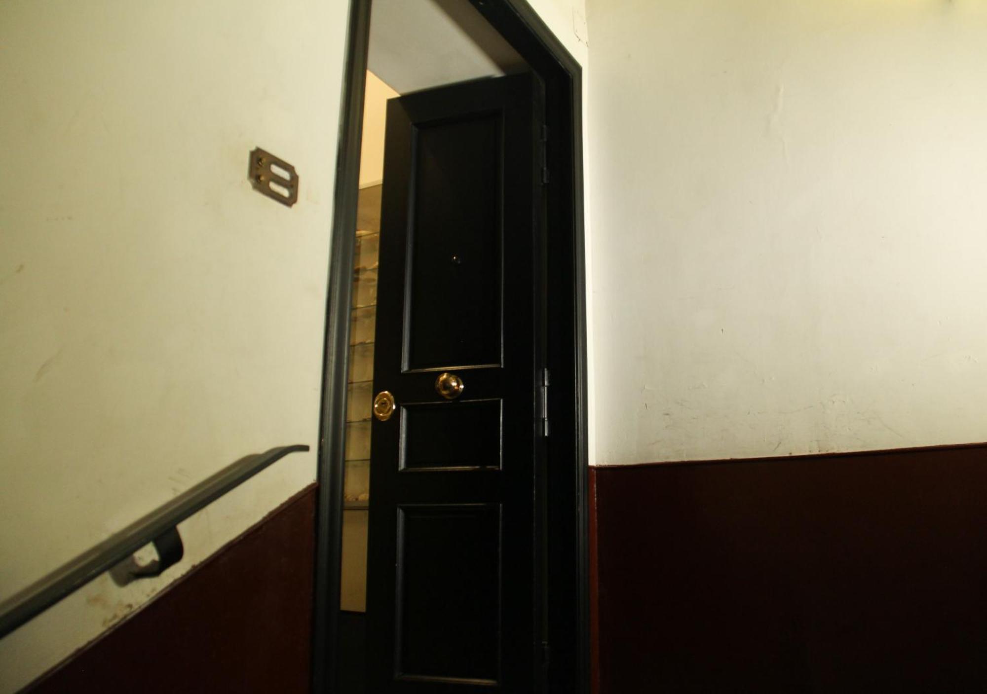 Metro Amedeo - Stanza Privata Con Vasca Idromassaggio Apartment Napoli Exterior foto