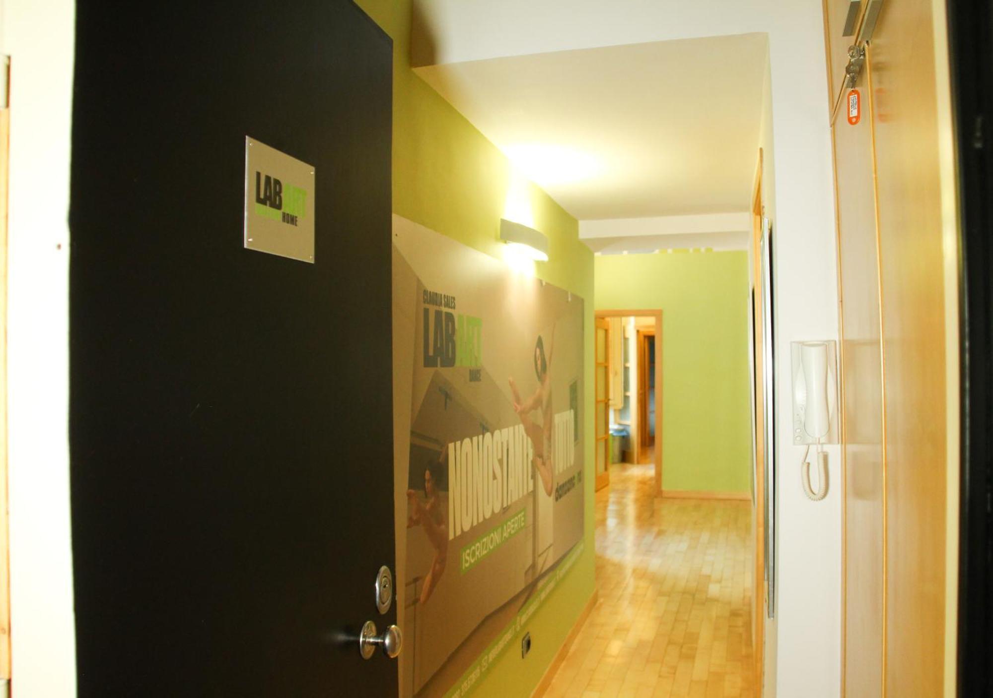 Metro Amedeo - Stanza Privata Con Vasca Idromassaggio Apartment Napoli Exterior foto